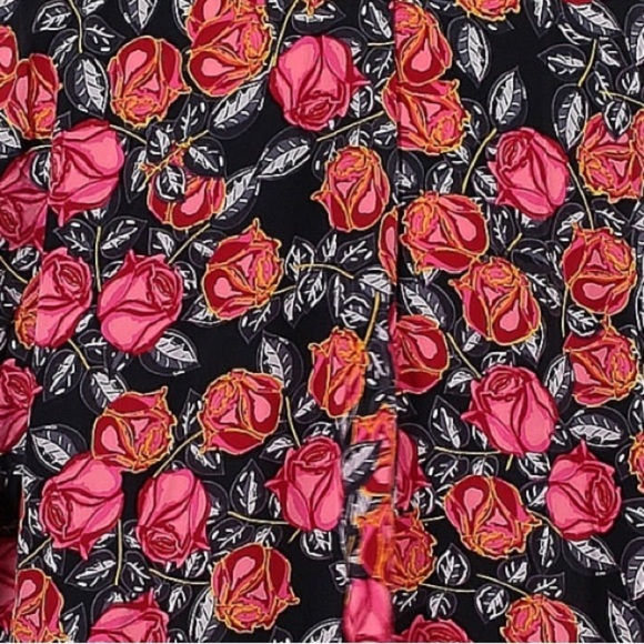 LuLaRoe Lindsay Open Front Floral Kimono Cardigan High Low Black Roses Size S - Picture 3 of 6